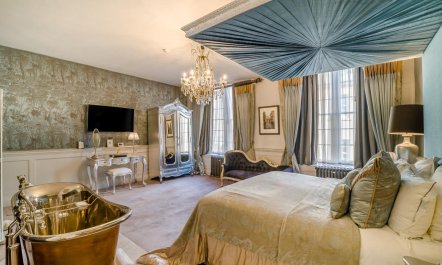3 Bed in Bath 3