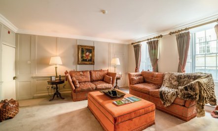 3 Bed in Bath 6