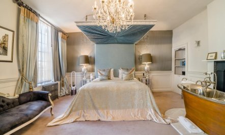 3 Bed in Bath 2