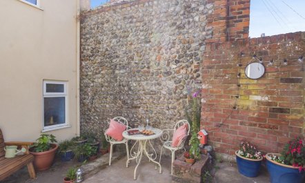 2 Bed in Cromer 9