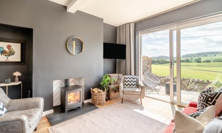 2 Bed in Newburgh 2