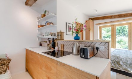 1 Bed in Luddenham 7