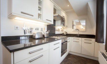 2 Bed in Bath 3