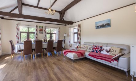 5 Bed in Clows Top 8