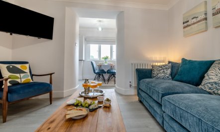 2 Bed in Tenby 1