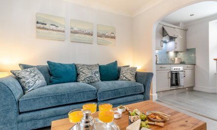 2 Bed in Tenby 2