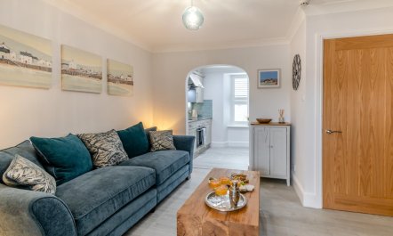 2 Bed in Tenby 6
