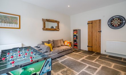 4 Bed in Outgate 1