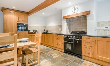 4 Bed in Outgate 6