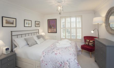 1 Bed in Bath 6
