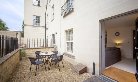 1 Bed in Bath 1