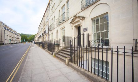 1 Bed in Bath 5