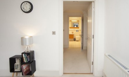 1 Bed in Bath 9