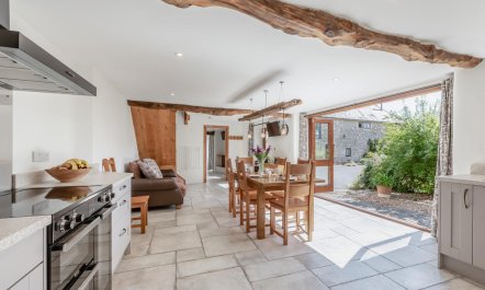 2 Bed in Hawley Bottom 4