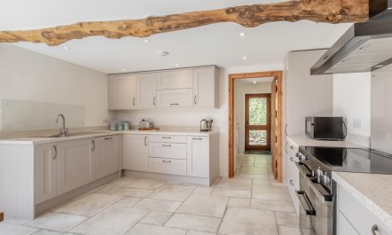 2 Bed in Hawley Bottom 5