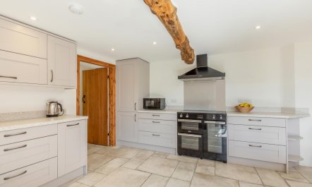 2 Bed in Hawley Bottom 6
