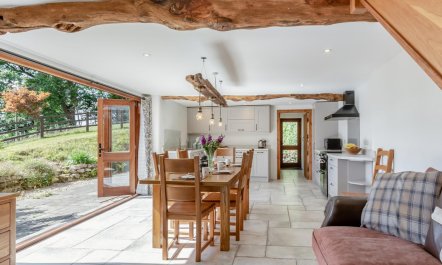 2 Bed in Hawley Bottom