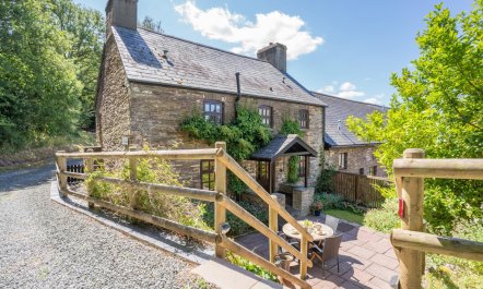 2 Bed in Cantref