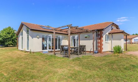 2 Bed in Weston