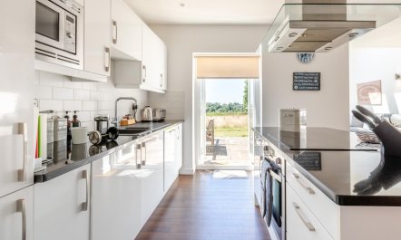 2 Bed in Weston 2