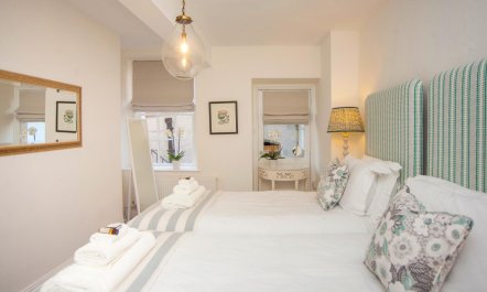 3 Bed in Bath 9