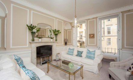 3 Bed in Bath 1