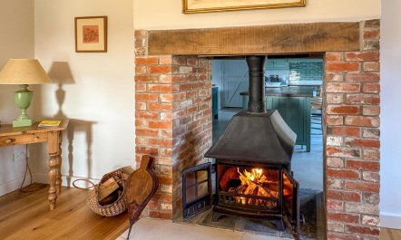 2 Bed in Motcombe 1