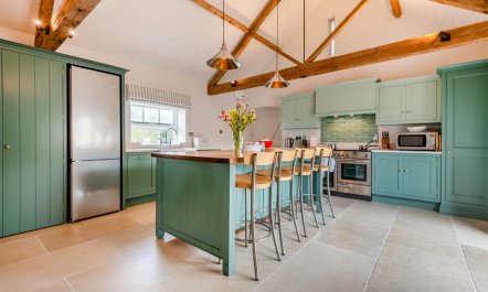 2 Bed in Motcombe 2