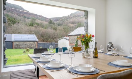 6 Bed in Blaencwm 3