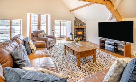6 Bed in Blaencwm 9