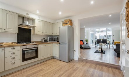 3 Bed in Sandsend 2