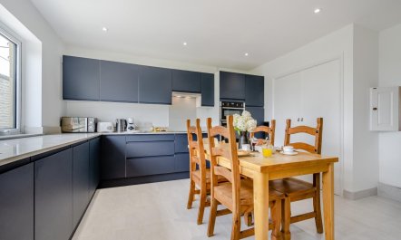 4 Bed in Finstock 9