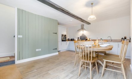 3 Bed in Mannington 7