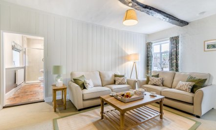 3 Bed in Mannington