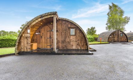 1 Bed in Garth 9