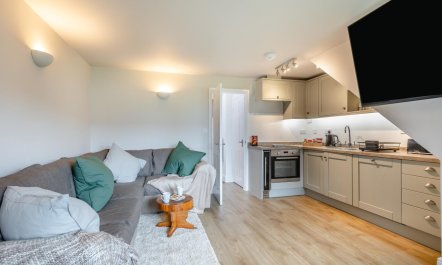 3 Bed in Corton 6