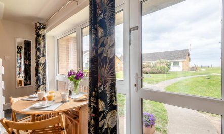 3 Bed in Corton 5