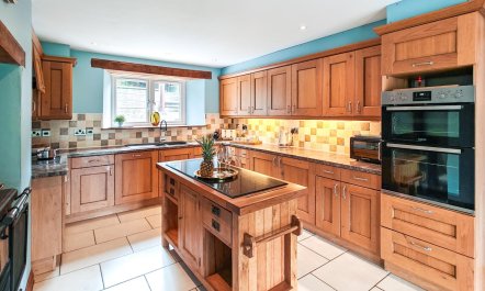 4 Bed in Alswear 3