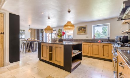 6 Bed in Foulsham 7