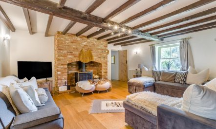 6 Bed in Foulsham 1