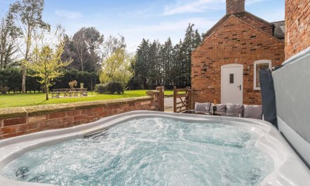 4 Bed in Bronington 2