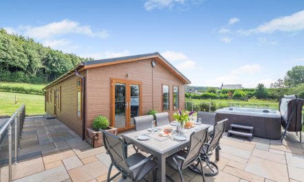 3 Bed in Lloc 1