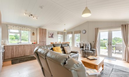 3 Bed in Lloc 8