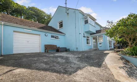 4 Bed in Haverfordwest
