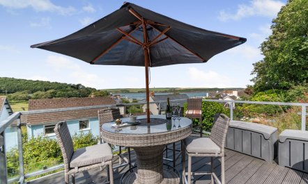 4 Bed in Haverfordwest 9