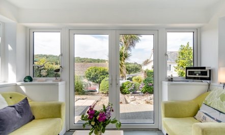 4 Bed in Haverfordwest 2