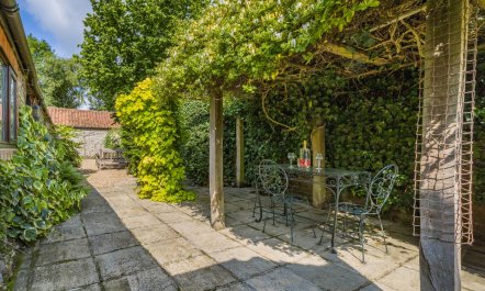 2 Bed in Sharrington 6