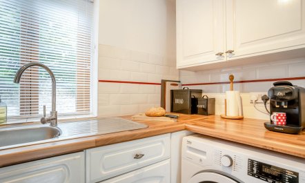 2 Bed in Govilon 7