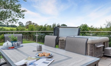 3 Bed in Lloc 6