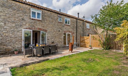 4 Bed in Cawton 1